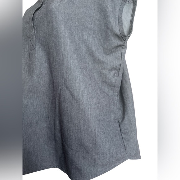 Ladies Figs Oversized Cap Sleeve Scrub Top, Size Small Heathered Gray - Picture 3 of 6